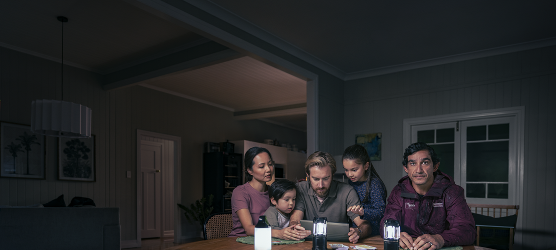 Get Ready Queensland photo of Johnathan Thurston with Family making a household severe weather emergency plan online
